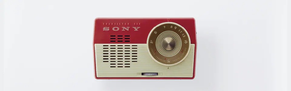 1957年發(fā)行的索尼晶體管收音機TR-62