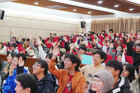 現(xiàn)場介紹內(nèi)容打動人心