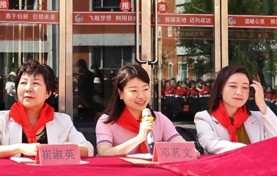 《可持續(xù)發(fā)展經(jīng)濟(jì)導(dǎo)刊》雜志社副主編鄧茗文致辭