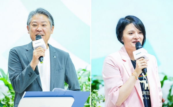 左：索尼互動(dòng)娛樂(lè)(上海)有限公司 董事長(zhǎng)兼總裁 江口達(dá)雄 右：索尼影視咨詢（北京）有限公司總經(jīng)理、高級(jí)副總裁黃黛